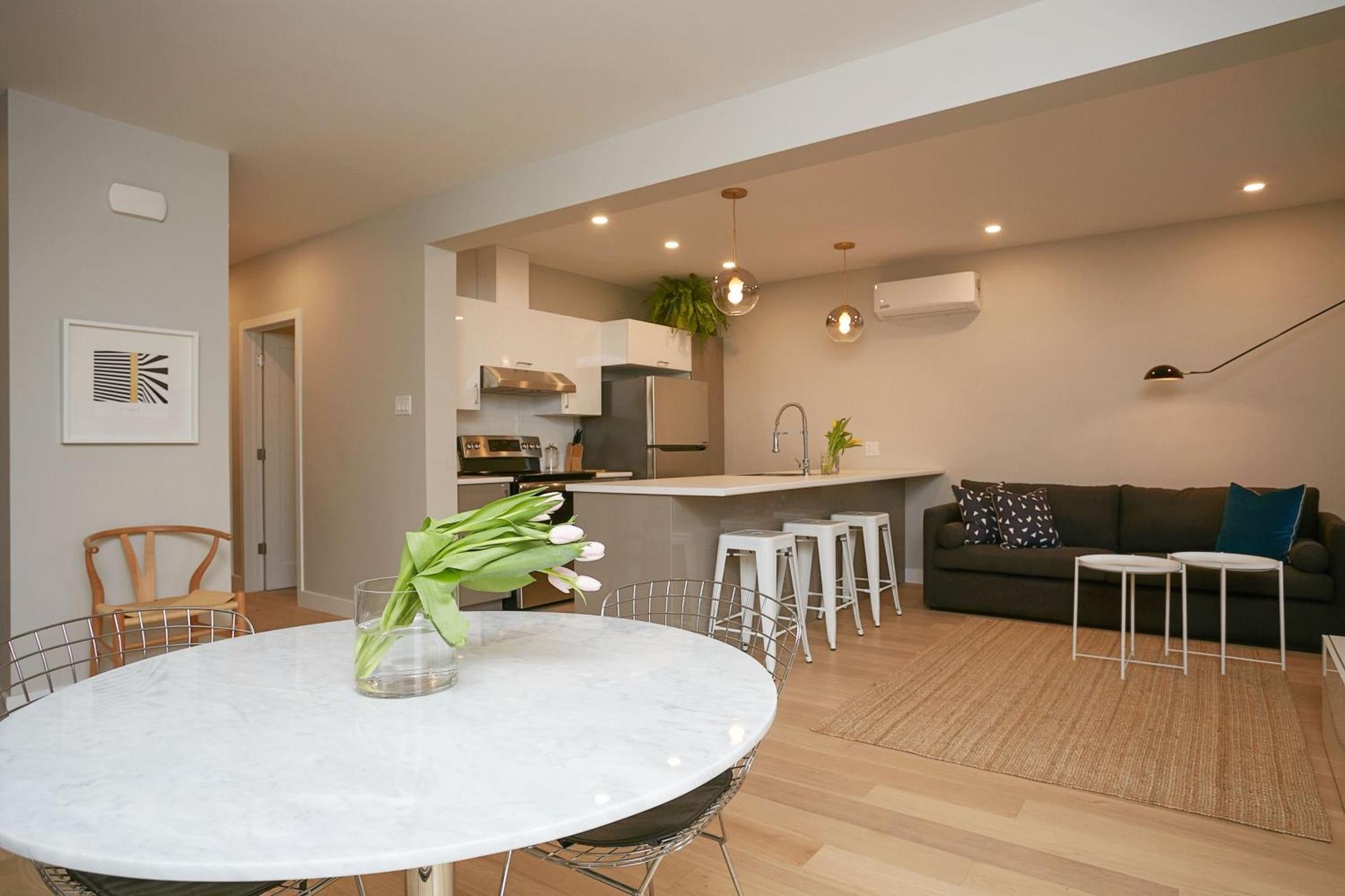 Explore Montreal From Sleek Contemporary Apartment By Den Stays Zimmer foto
